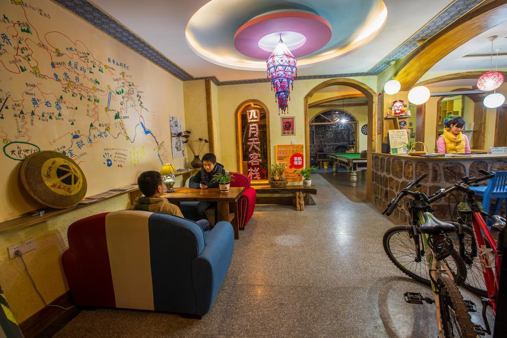 Zhangjiajie April Hostel Exterior photo